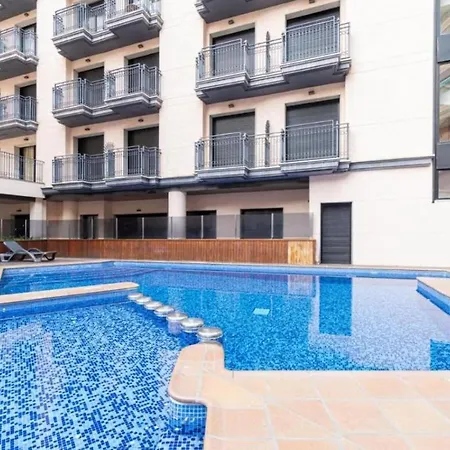 Costa Beach, Pool And Parking Льорет-де-Мар