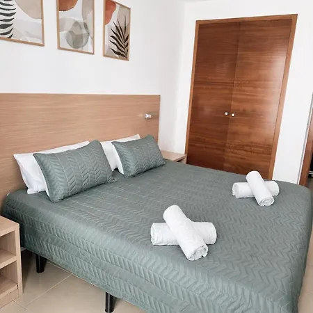 Costa Beach, Pool And Parking Apartman